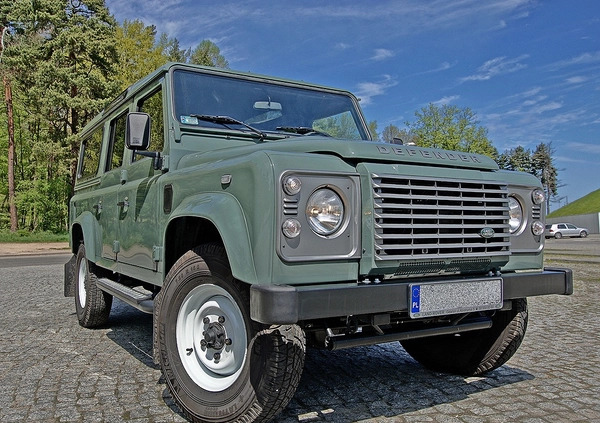 Land Rover Defender cena 413250 przebieg: 1850, rok produkcji 2016 z Gdynia małe 121